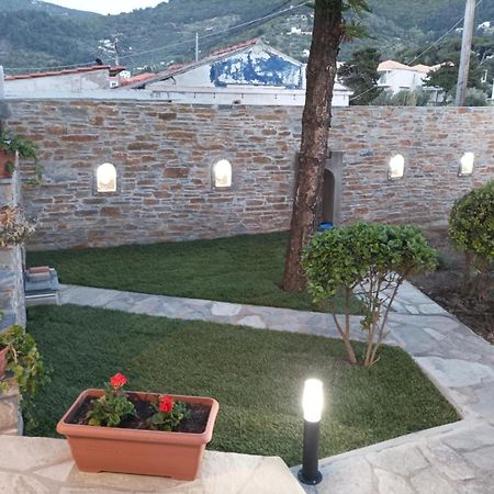 Nikolaos Studios Apartments Skopelos Town Exterior foto