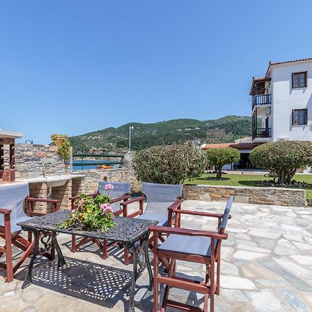 Nikolaos Studios Apartments Skopelos Town Exterior foto