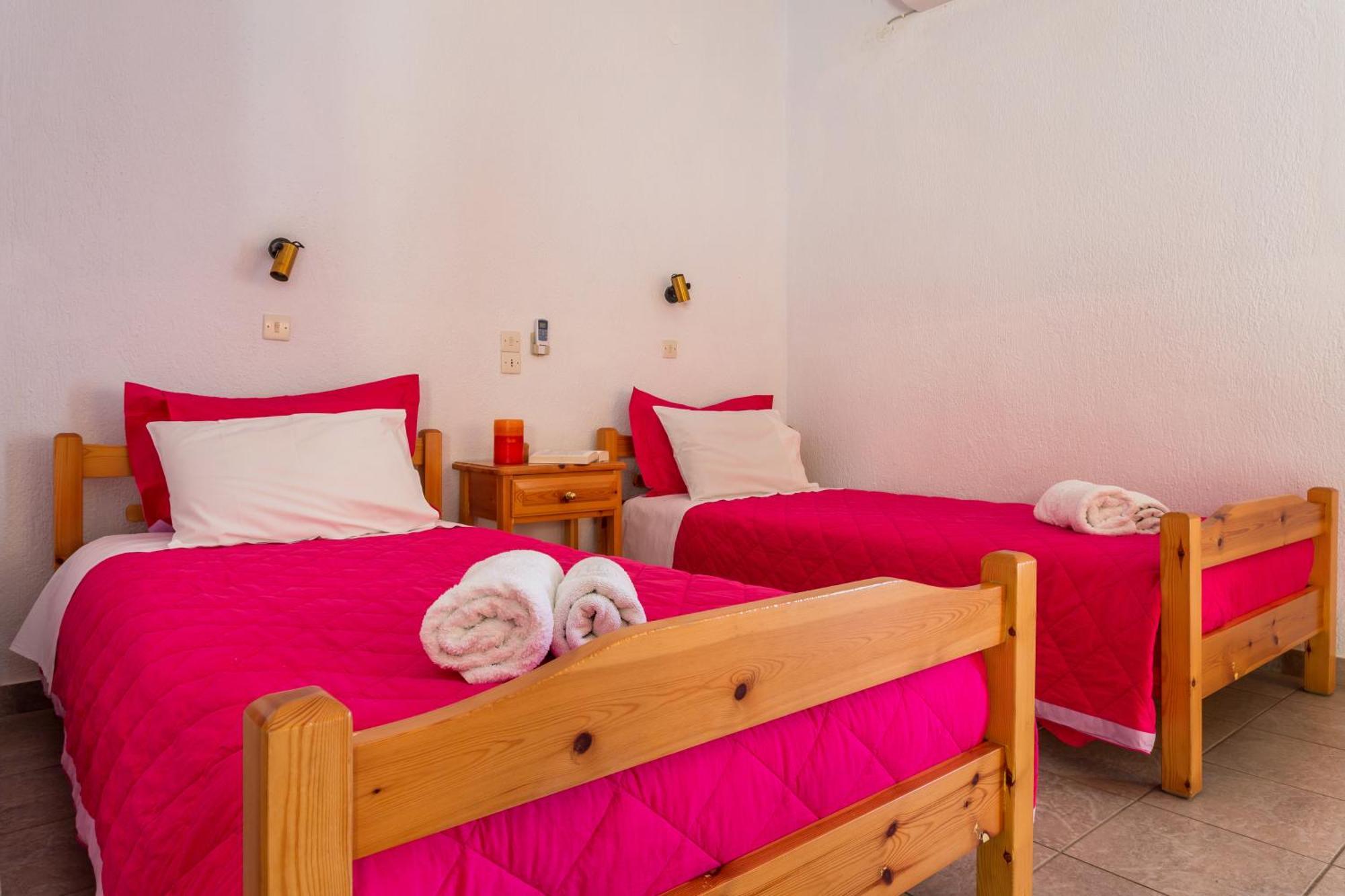 Nikolaos Studios Apartments Skopelos Town Exterior foto