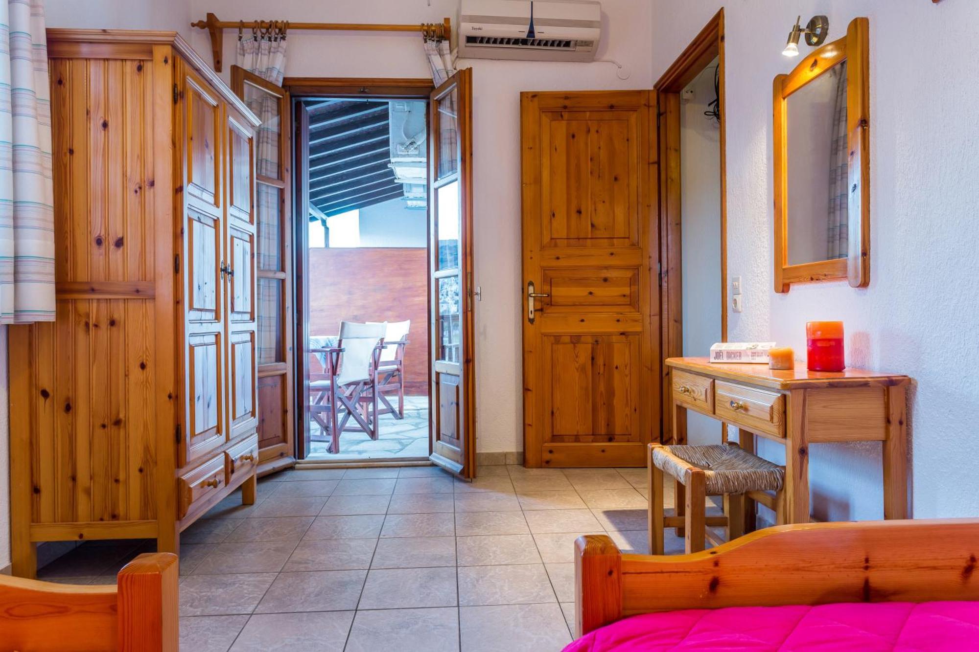 Nikolaos Studios Apartments Skopelos Town Exterior foto