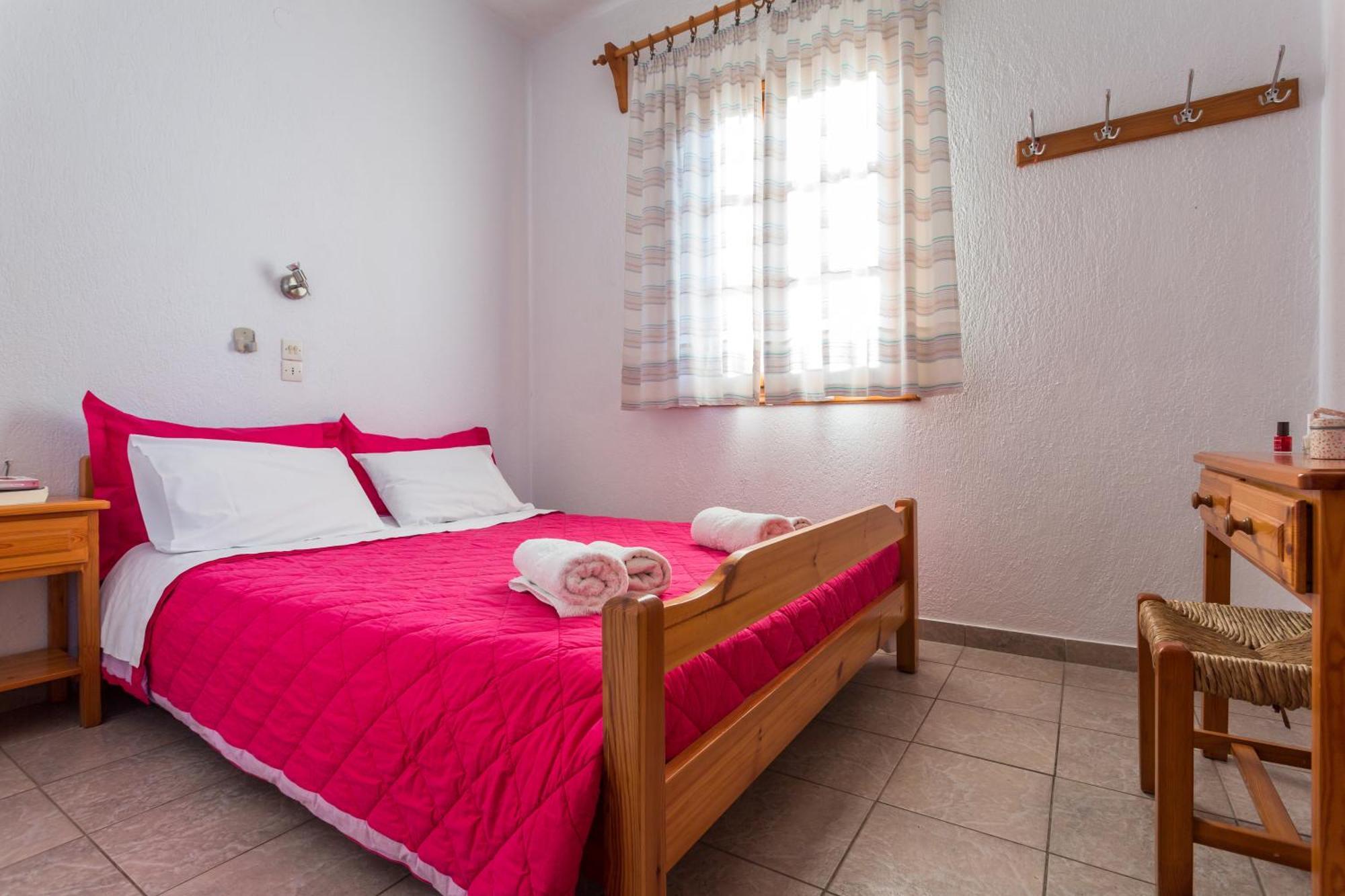 Nikolaos Studios Apartments Skopelos Town Exterior foto