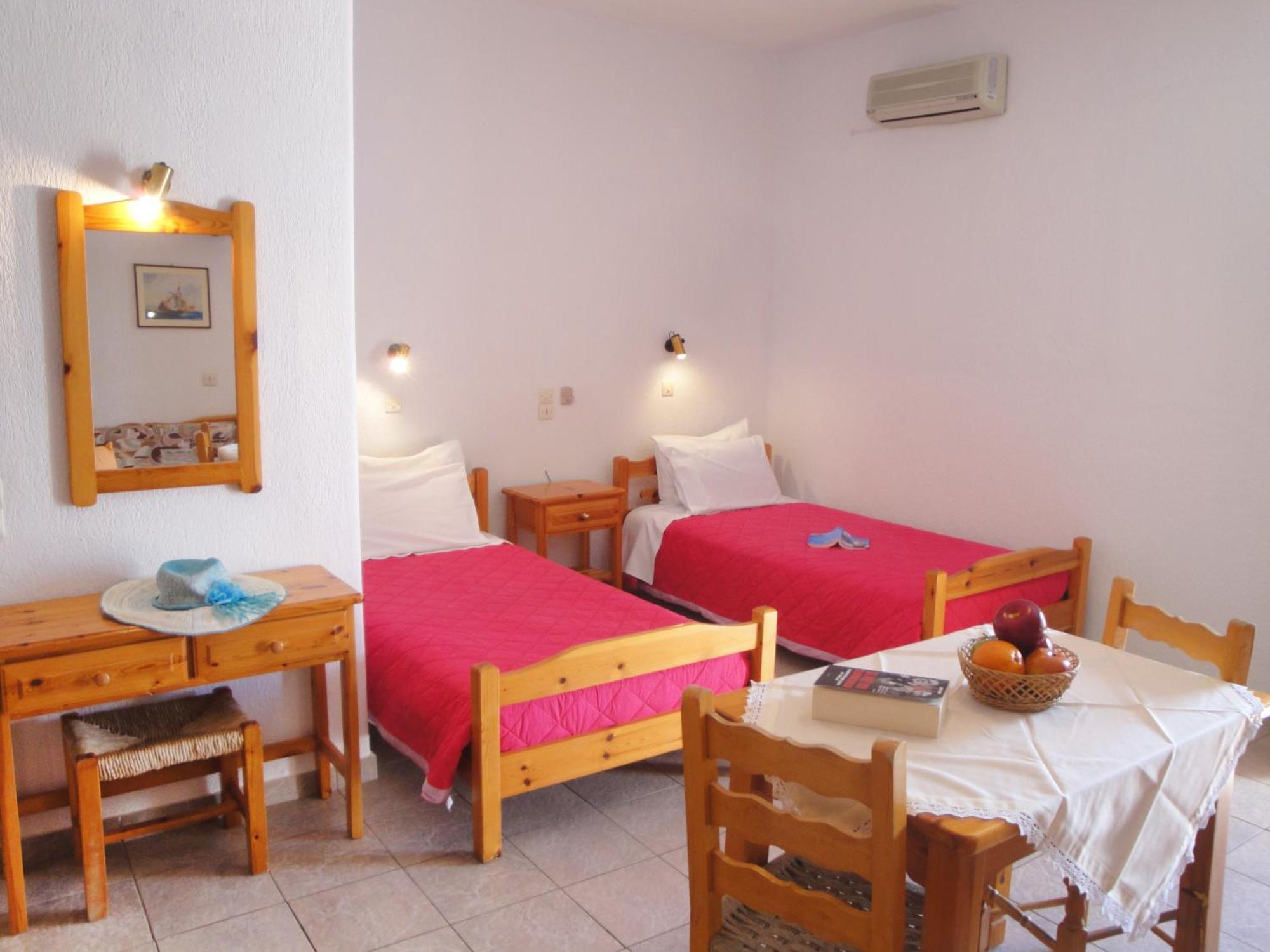 Nikolaos Studios Apartments Skopelos Town Exterior foto