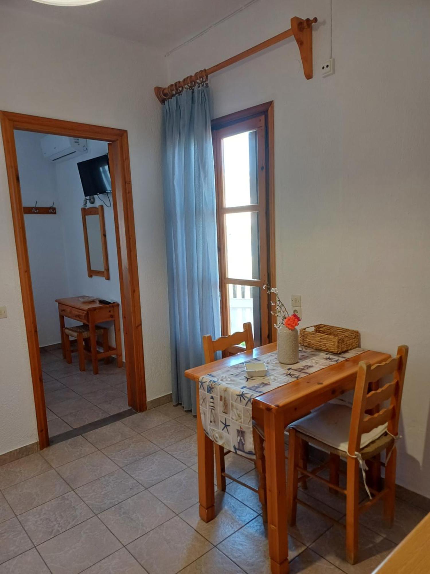 Nikolaos Studios Apartments Skopelos Town Exterior foto