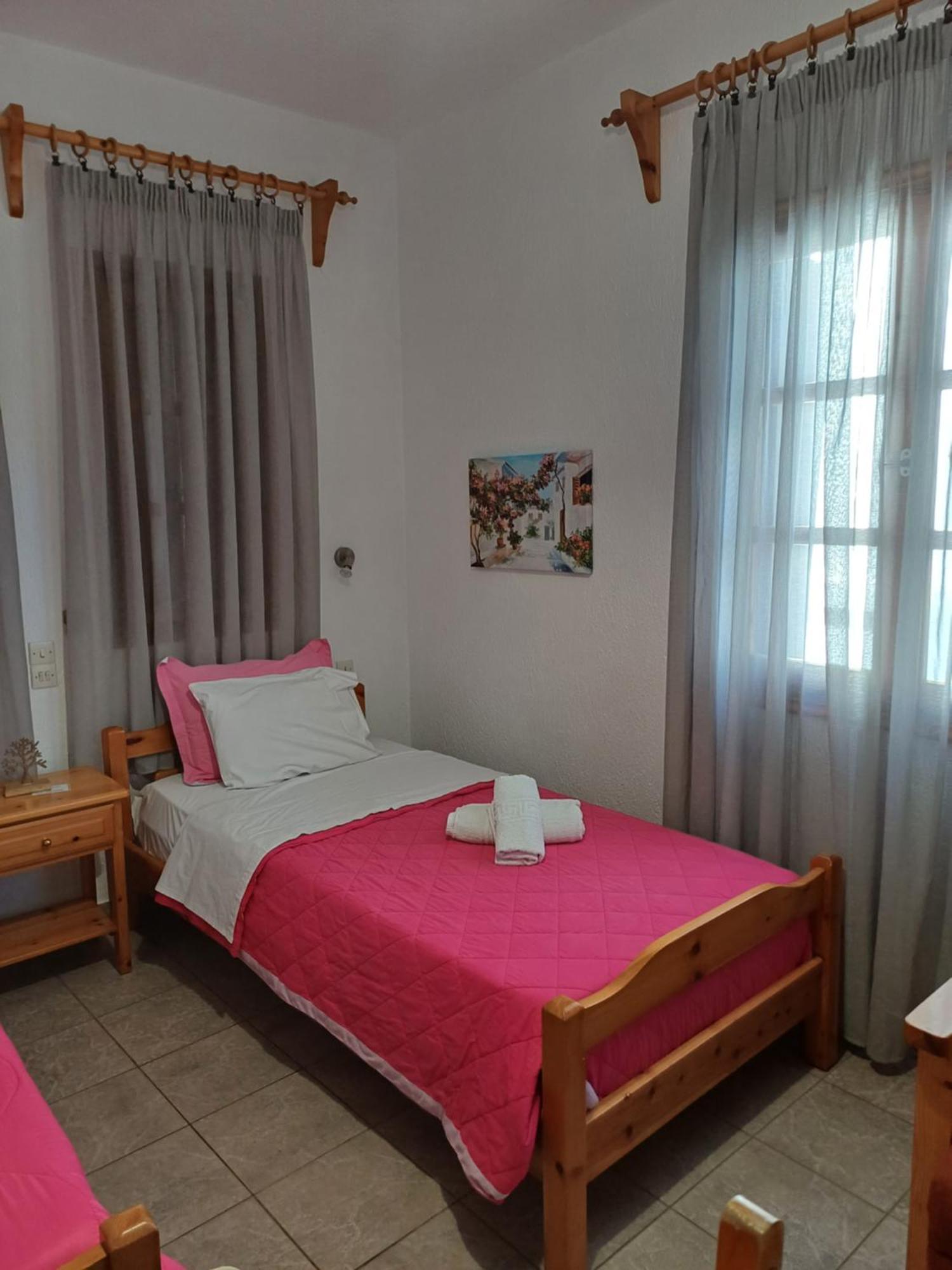 Nikolaos Studios Apartments Skopelos Town Exterior foto