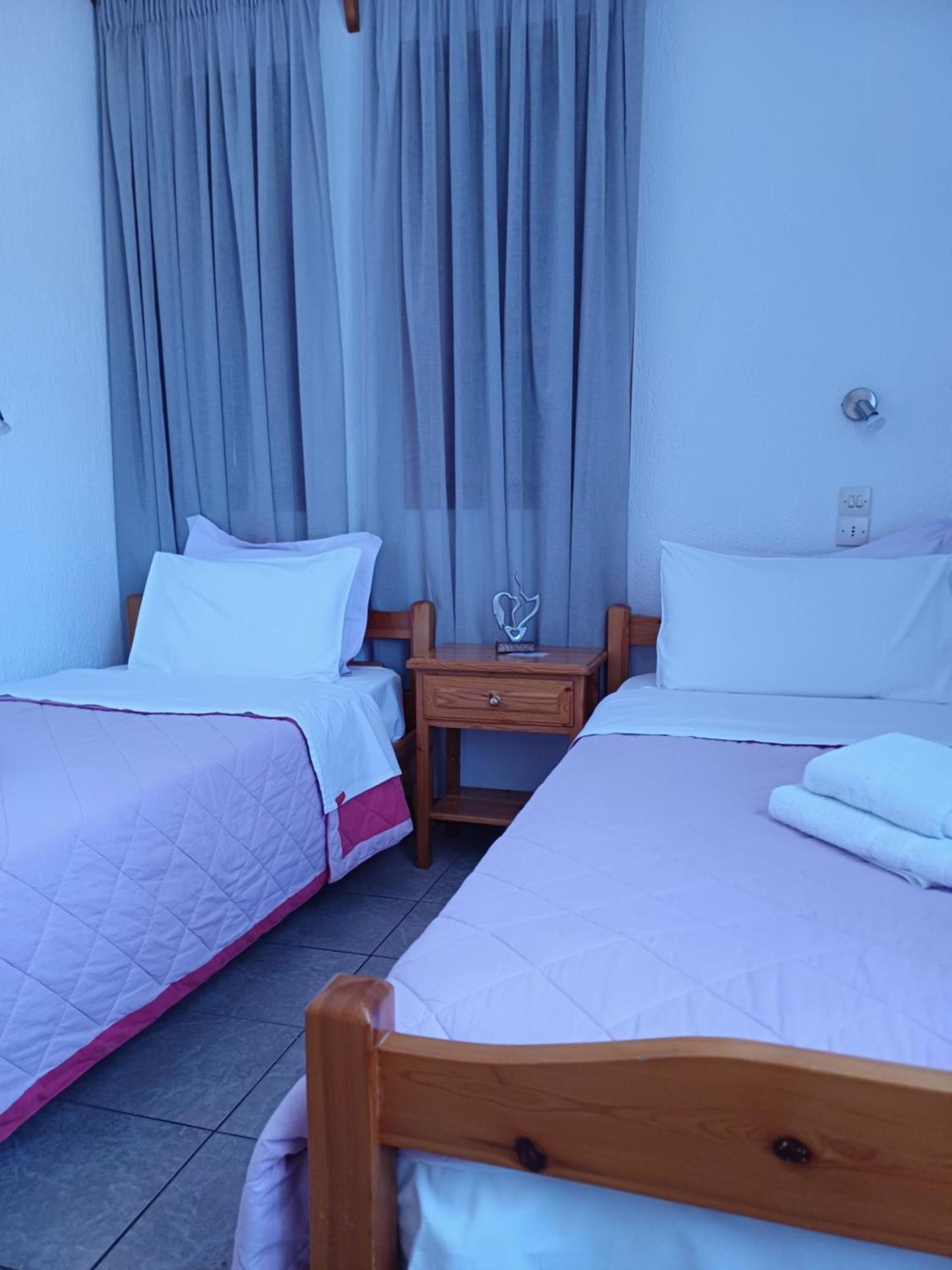 Nikolaos Studios Apartments Skopelos Town Exterior foto