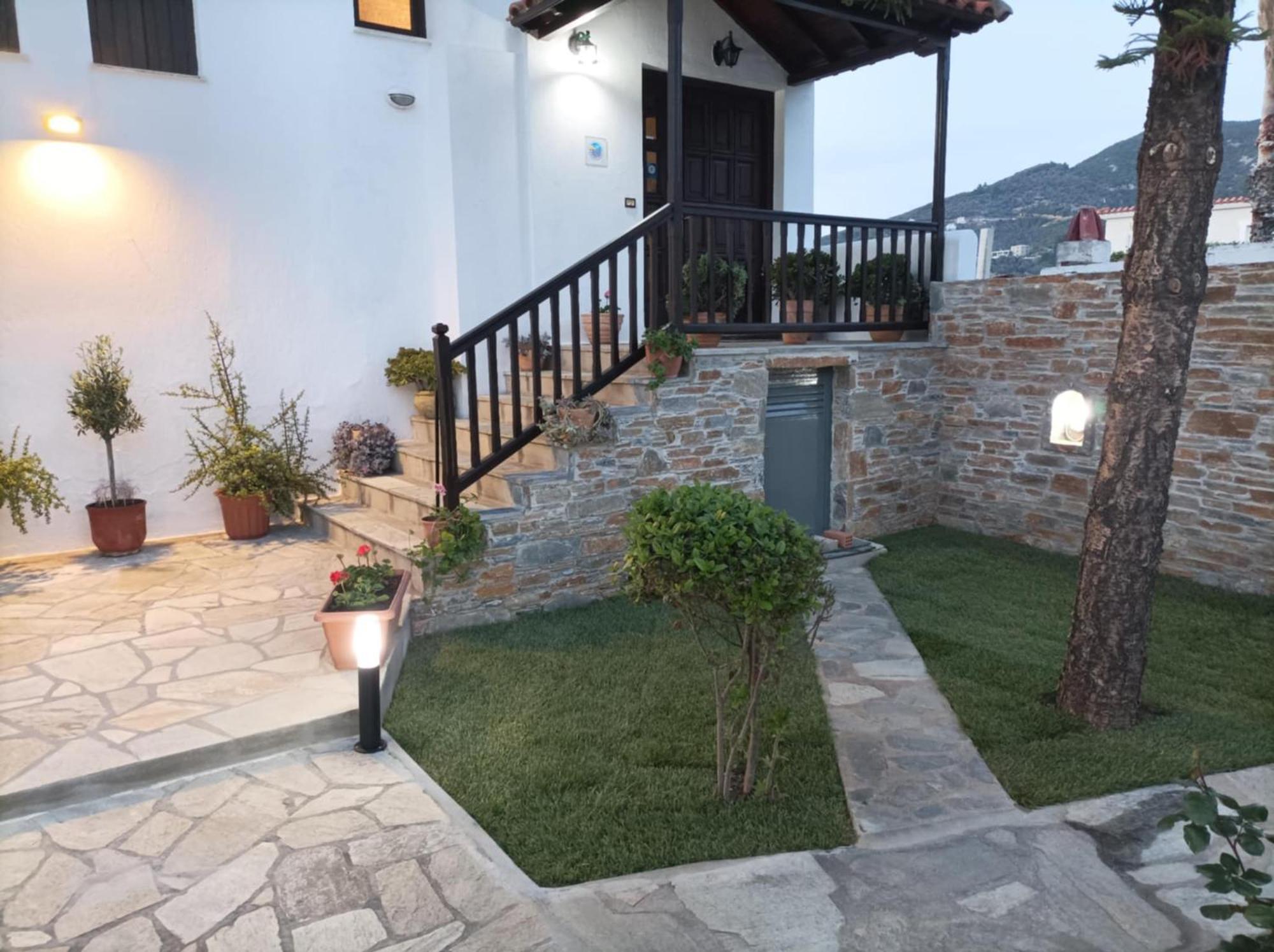 Nikolaos Studios Apartments Skopelos Town Exterior foto