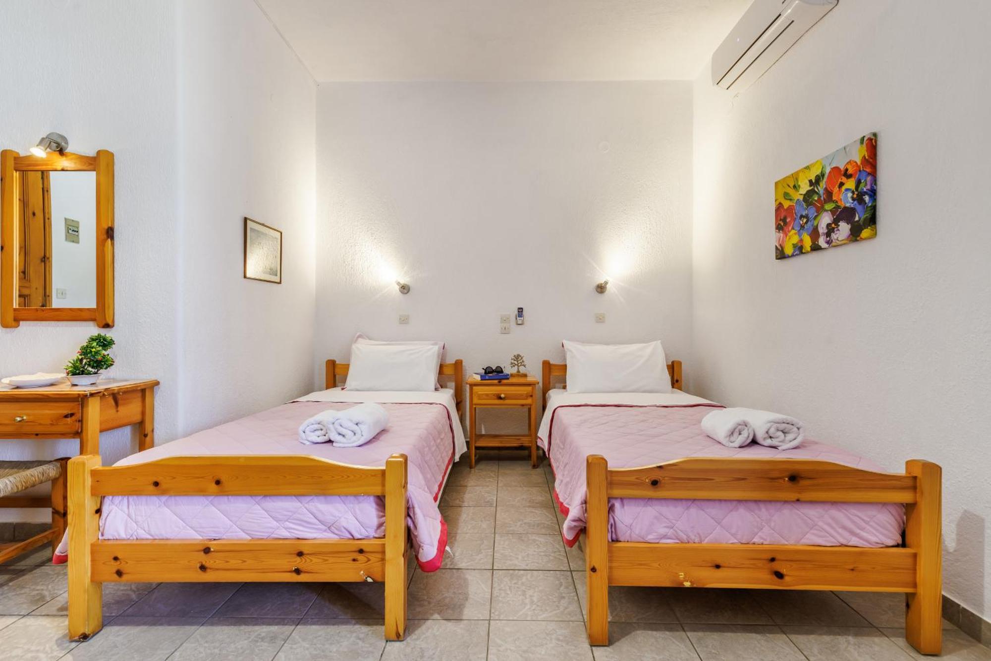 Nikolaos Studios Apartments Skopelos Town Exterior foto
