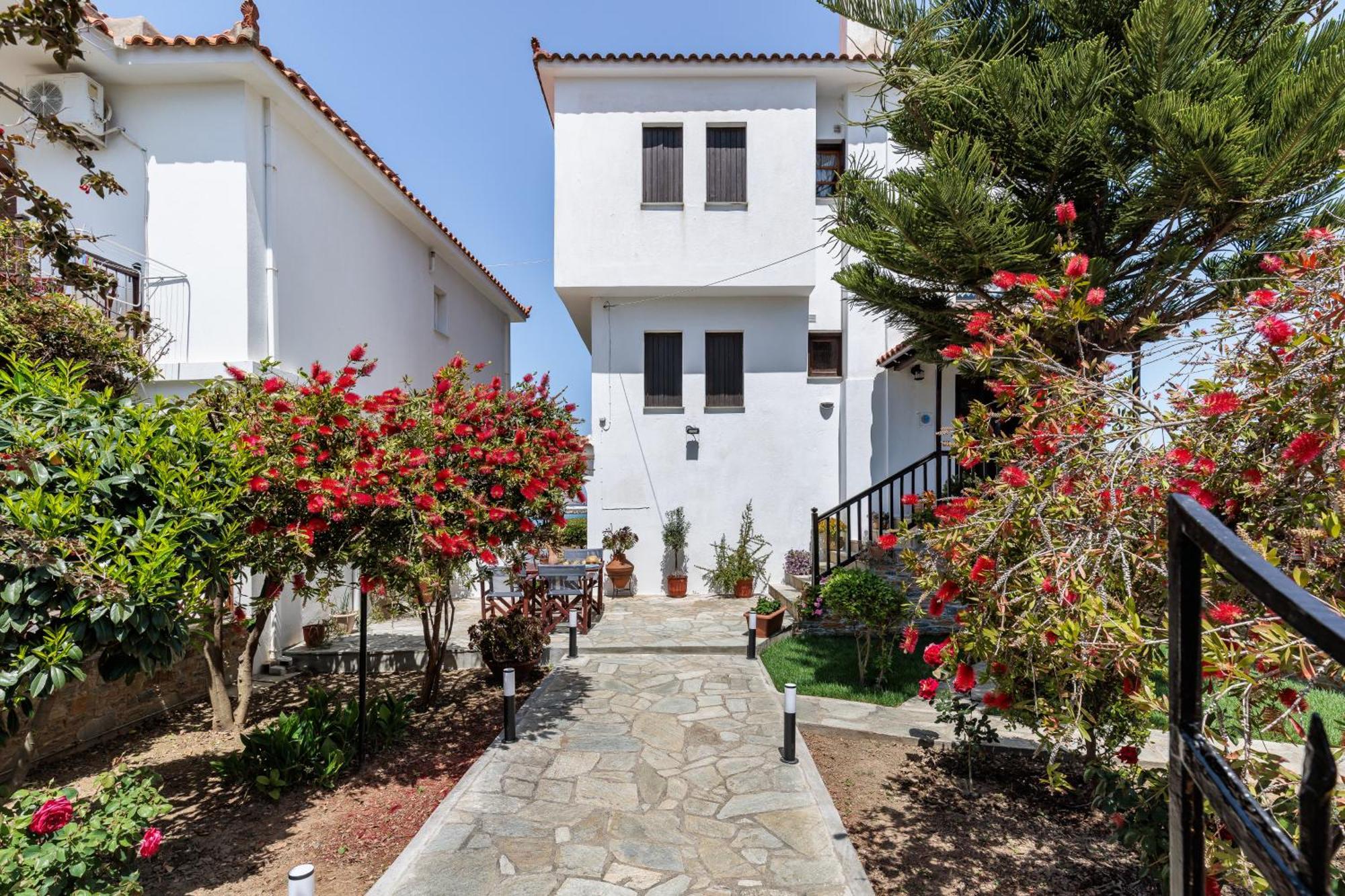 Nikolaos Studios Apartments Skopelos Town Exterior foto