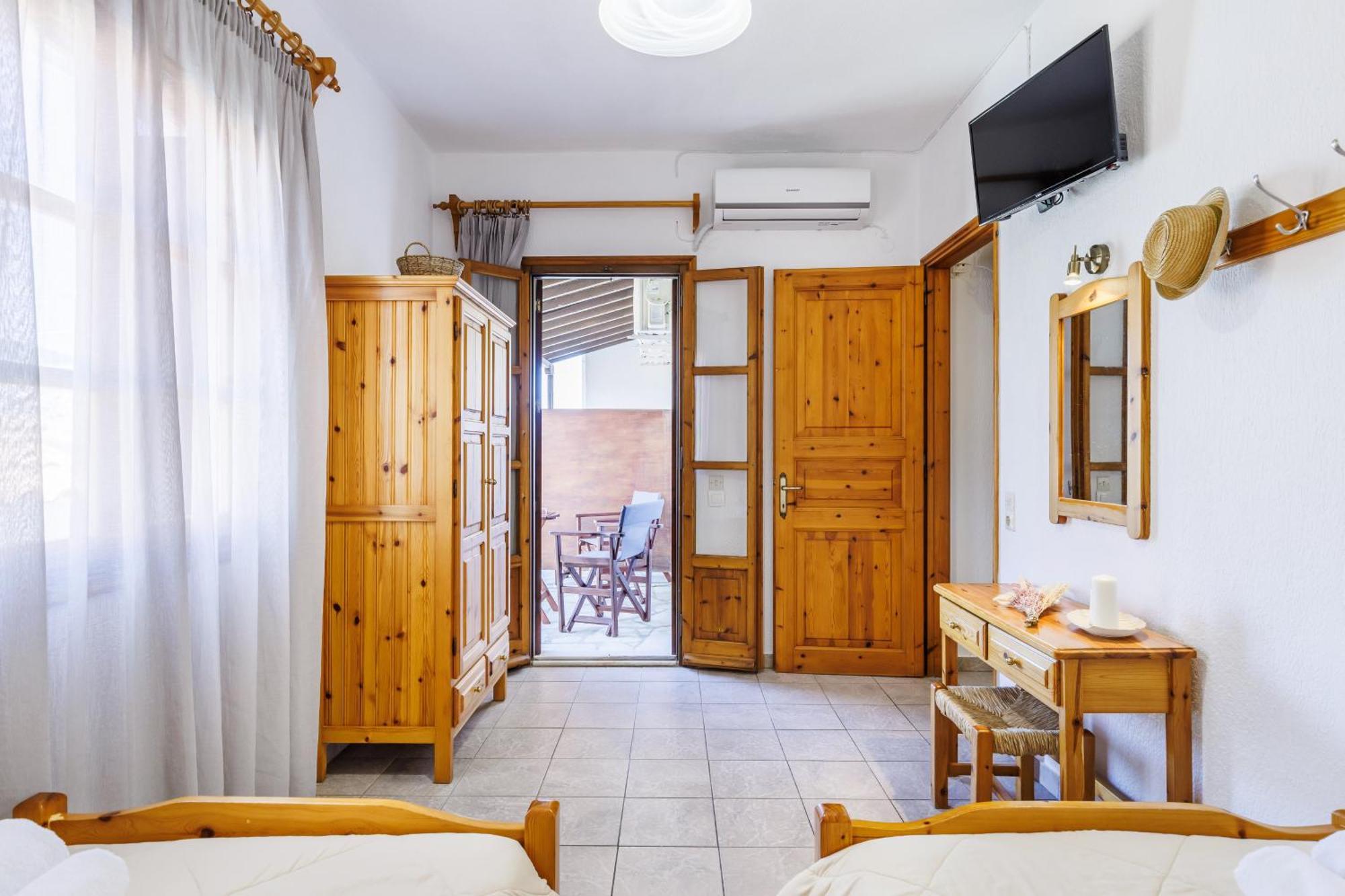 Nikolaos Studios Apartments Skopelos Town Exterior foto