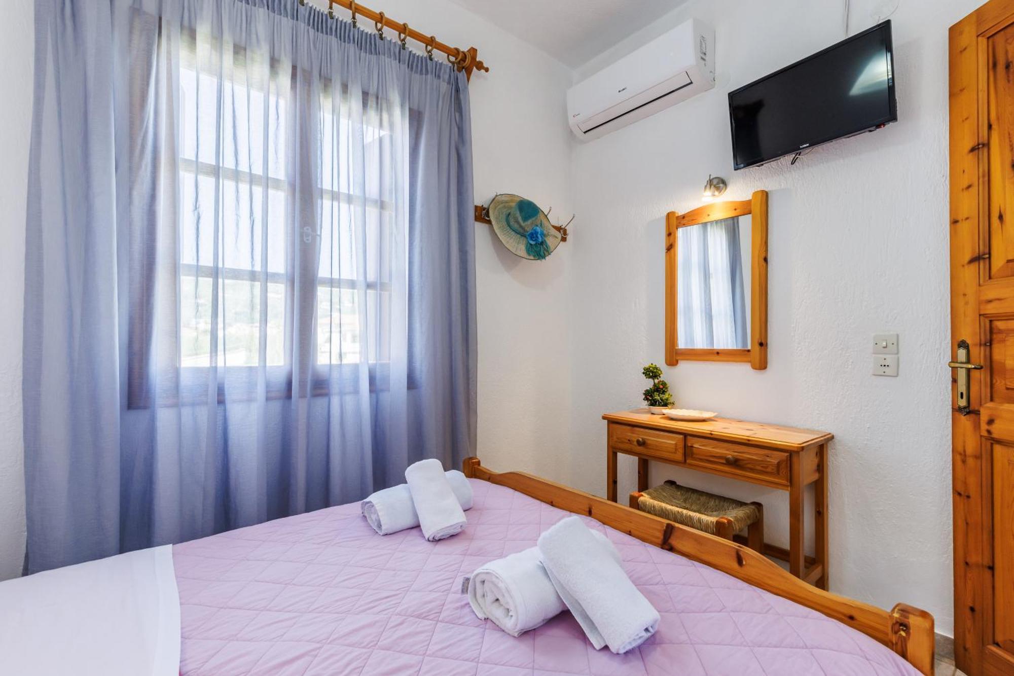 Nikolaos Studios Apartments Skopelos Town Exterior foto