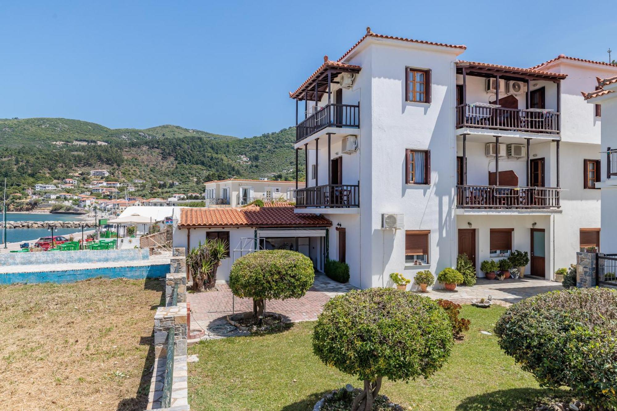 Nikolaos Studios Apartments Skopelos Town Exterior foto