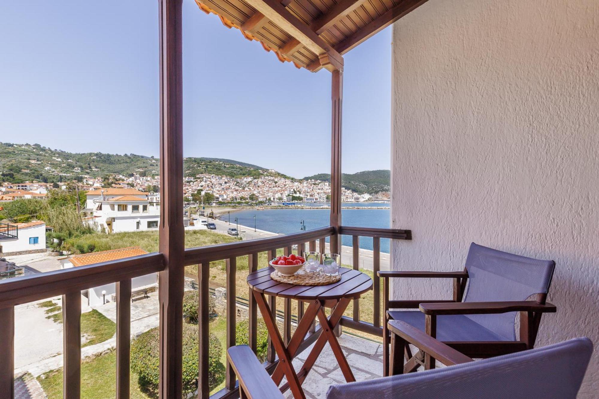 Nikolaos Studios Apartments Skopelos Town Exterior foto