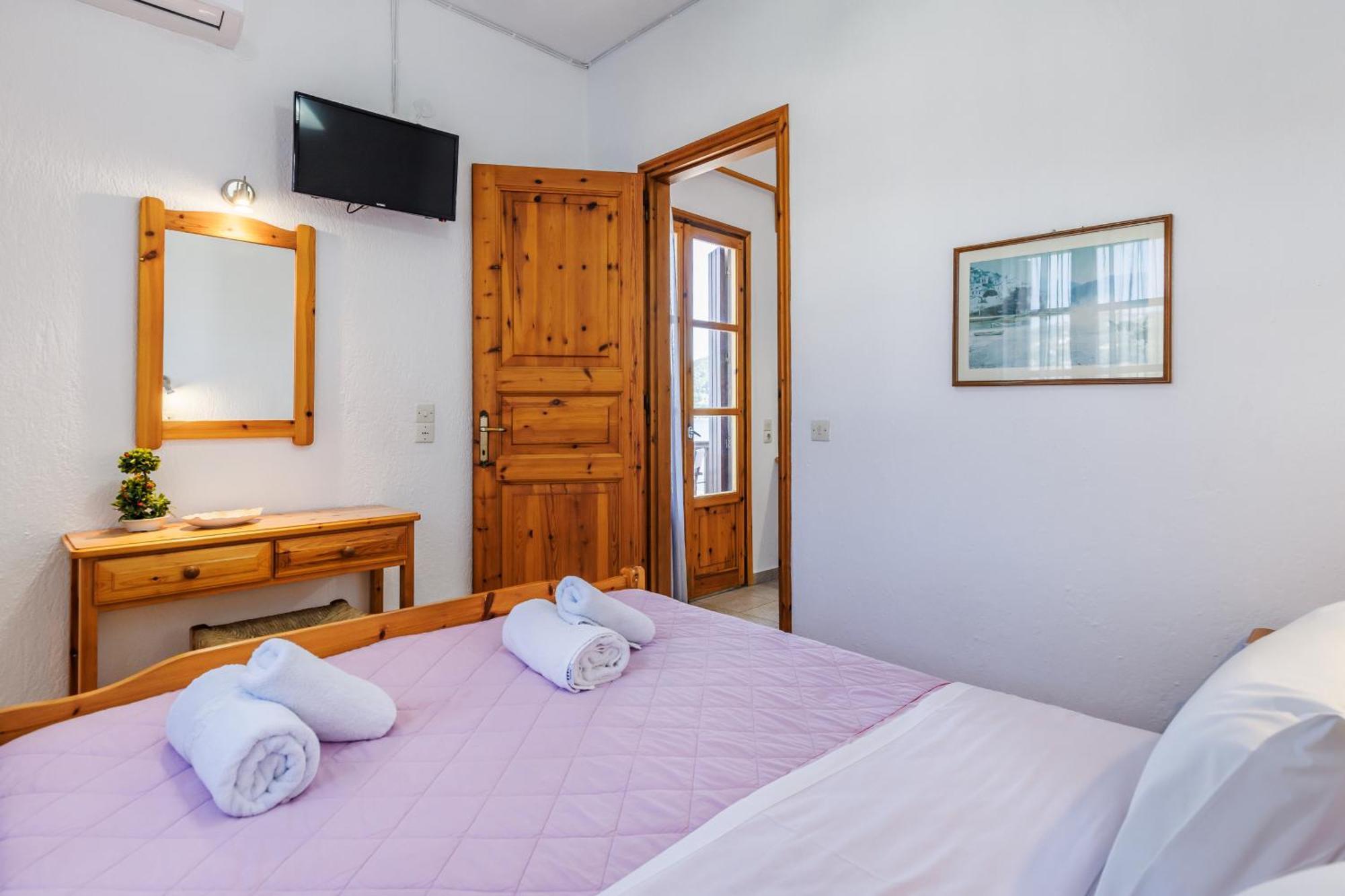 Nikolaos Studios Apartments Skopelos Town Exterior foto