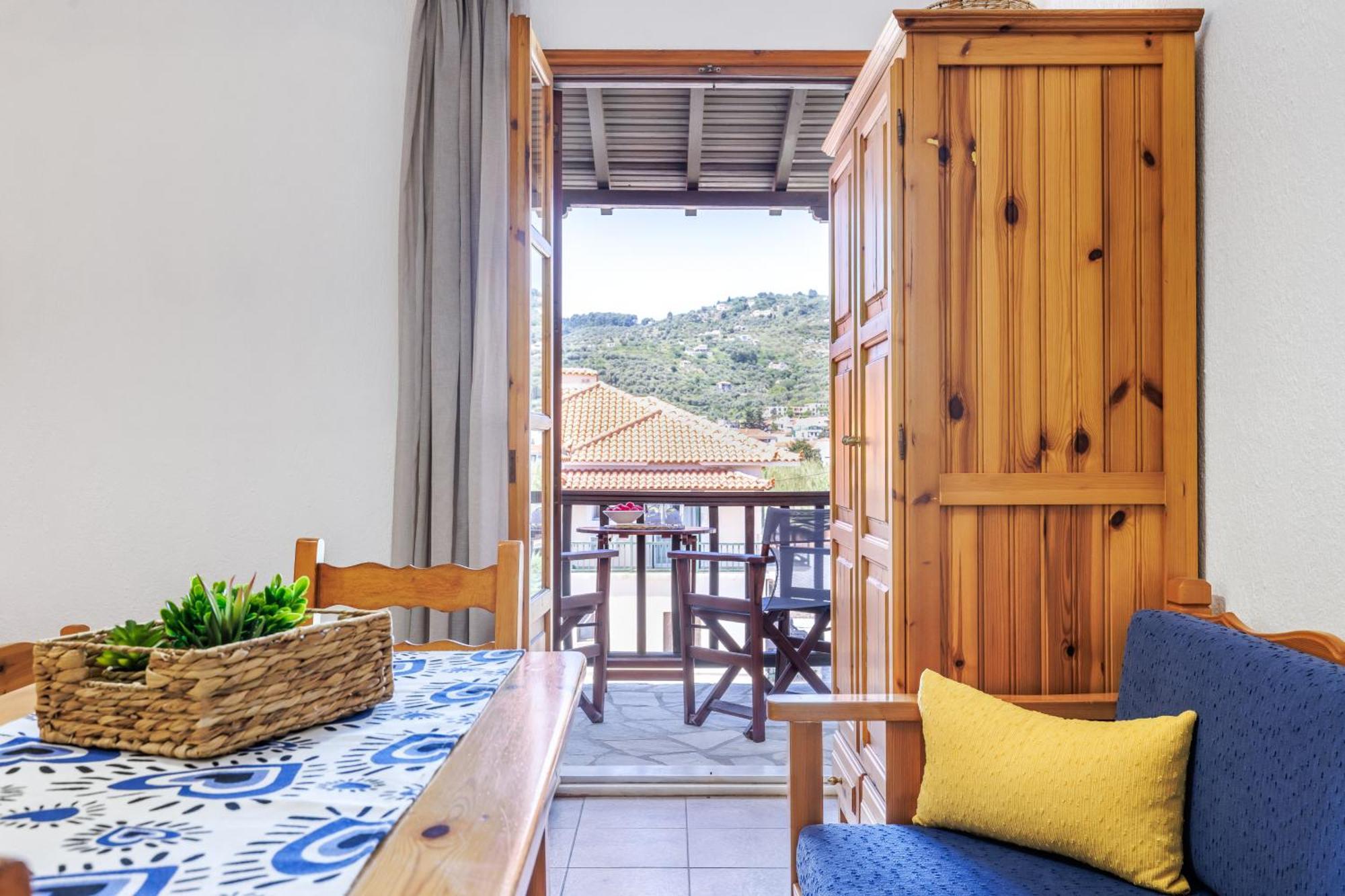 Nikolaos Studios Apartments Skopelos Town Exterior foto