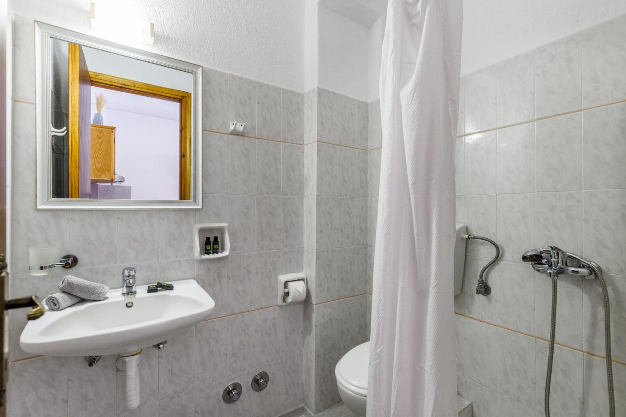 Nikolaos Studios Apartments Skopelos Town Exterior foto