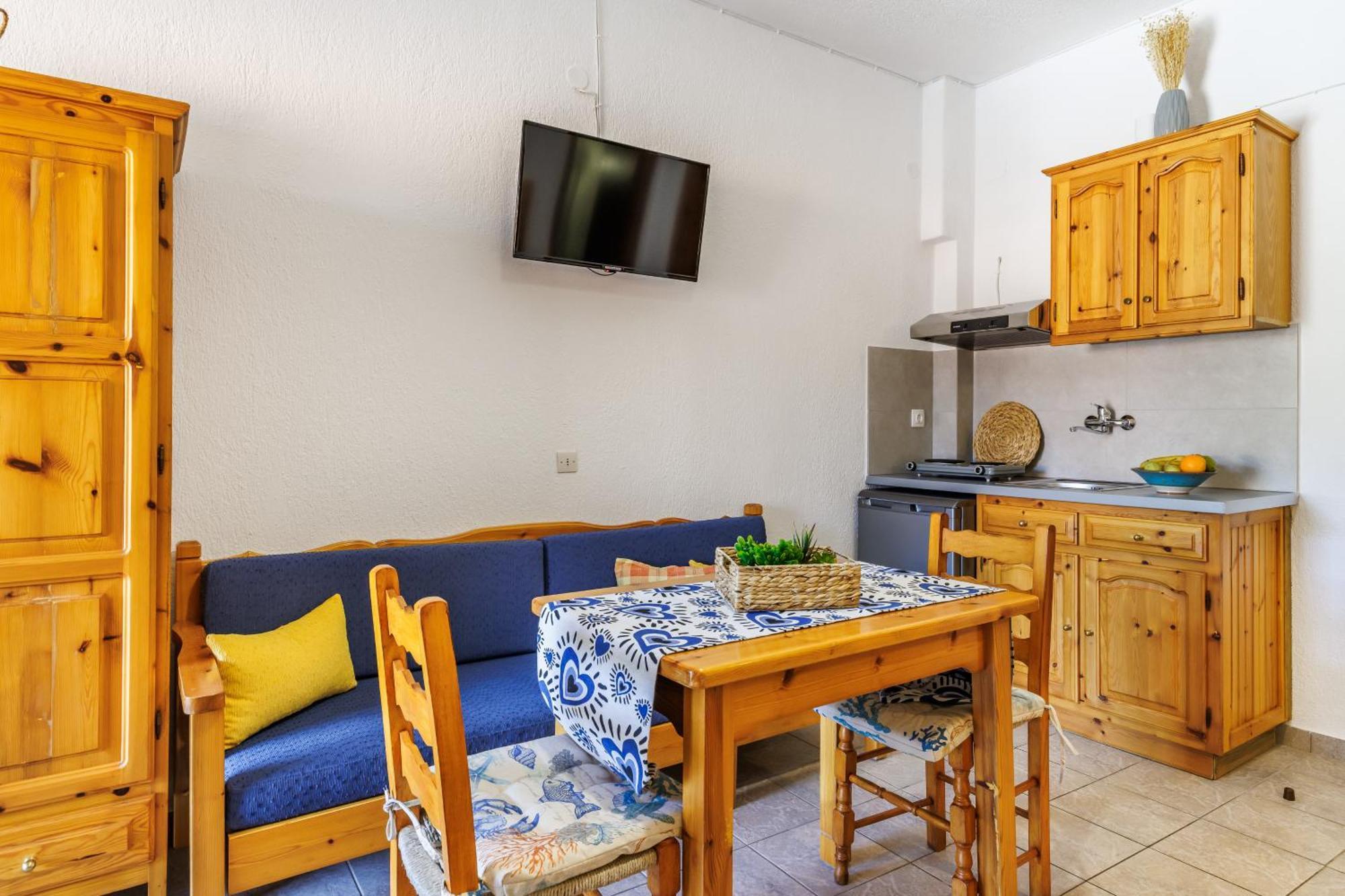 Nikolaos Studios Apartments Skopelos Town Exterior foto