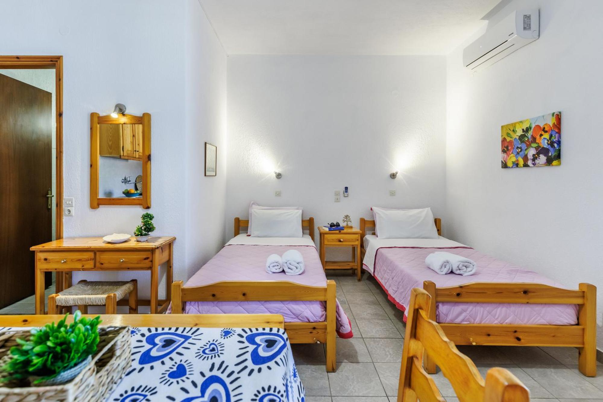 Nikolaos Studios Apartments Skopelos Town Exterior foto